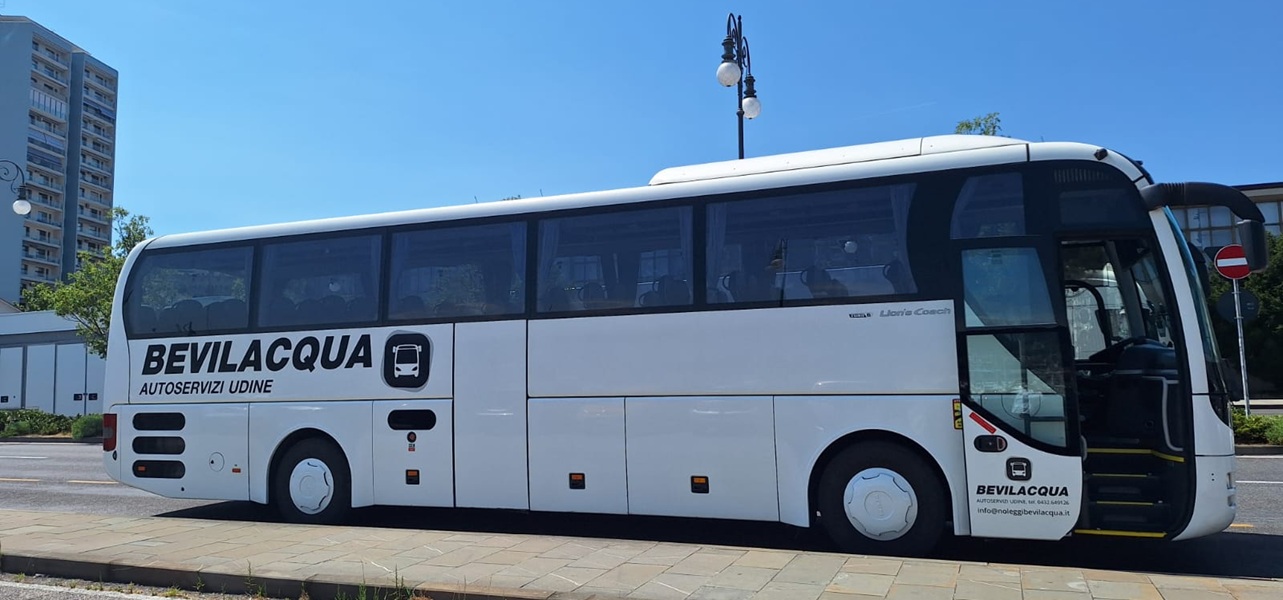 Autobus Gran Turismo per noleggio con conducente