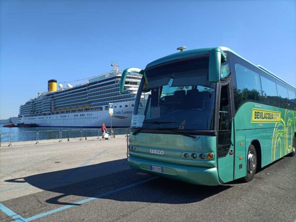 Autobus in trasferimento aeroportuale